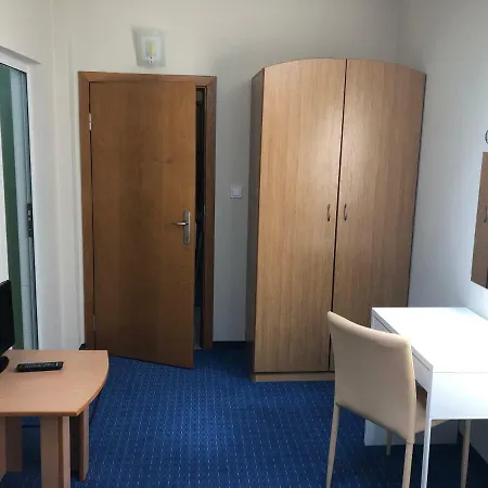 Δωμάτια σε οικογενειακή κατοικία Family Avenue Kiten (Burgas)