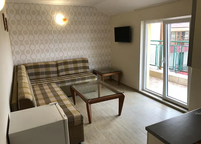 Family Avenue Naousa